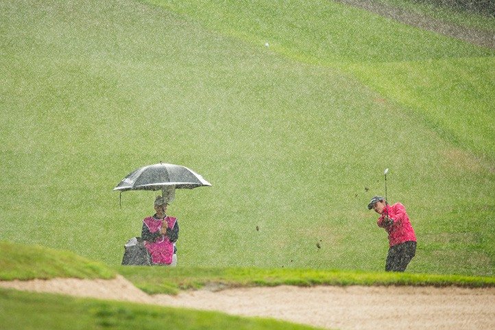 Discreto inicio de las golfistas locales en un Open de España marcado por la lluvia