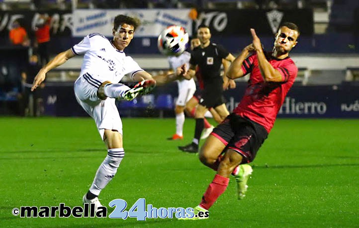 El Marbella FC toca fondo tras caer en casa ante el San Fernando (1-2) 