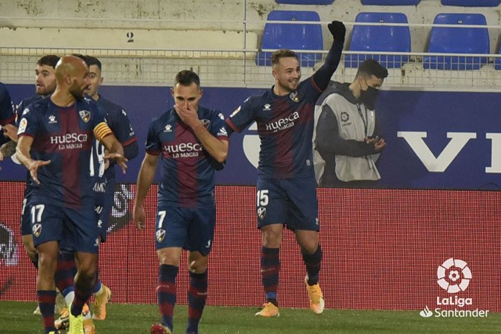 Javi Ontiveros marca en el empate del Huesca ante el Levante (1-1)