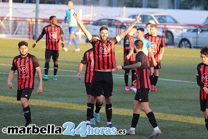 Un gran San Pedro liderado por Víctor Estébanez golea al Athletic Coín (3-0)