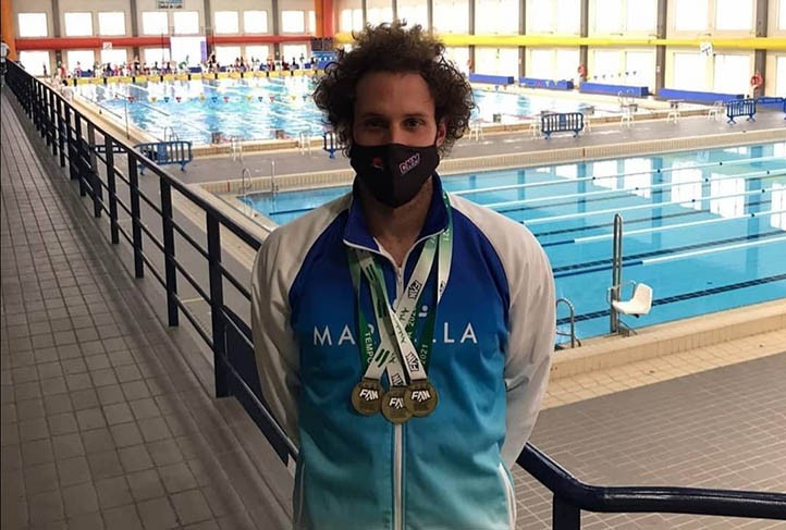 El nadador marbellí Alejandro Trujillo se proclama triple campeón de Andalucía