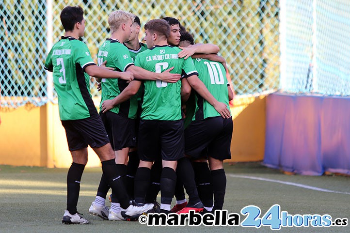 Gesta histórica del Vázquez que gana en Almería para jugar por el título (0-2)