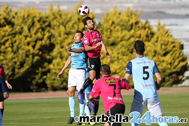 El Marbella FC no conoce la derrota ante El Ejido 2012 en Santo Domingo