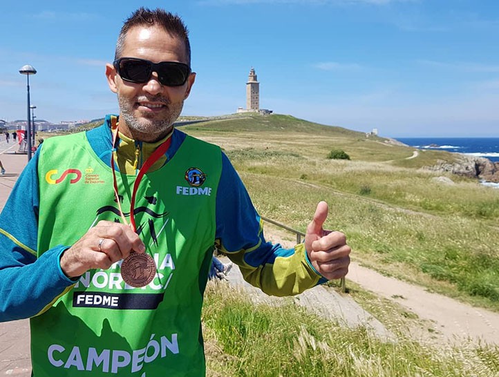 Kike Villanueva gana con Andalucía el Campeonato de España marcha nórdica