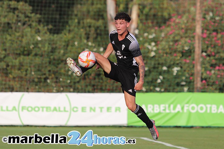 Agustín Ferro convence a Abraham García y firma por el Marbella FC