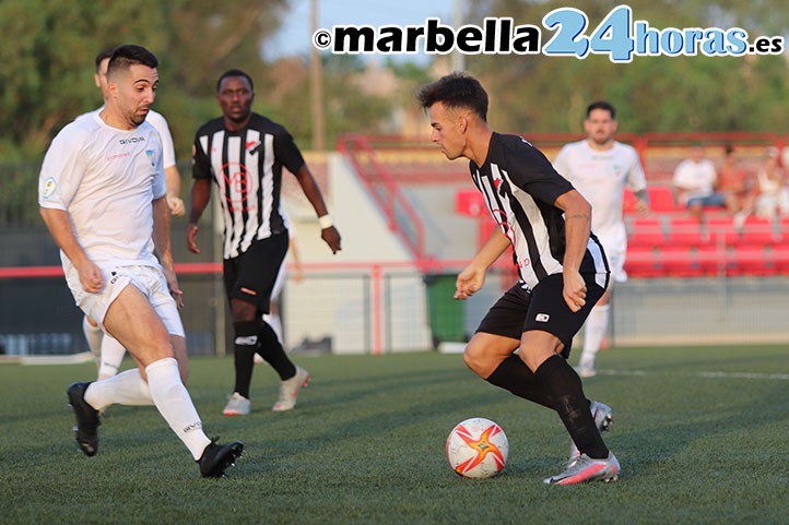 El San Pedro gana tras remontar el tanto inicial del Estepona (2-1)