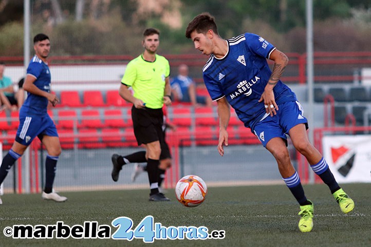 Juanpe Heredia, primer canterano en debutar con el Marbella desde 2018