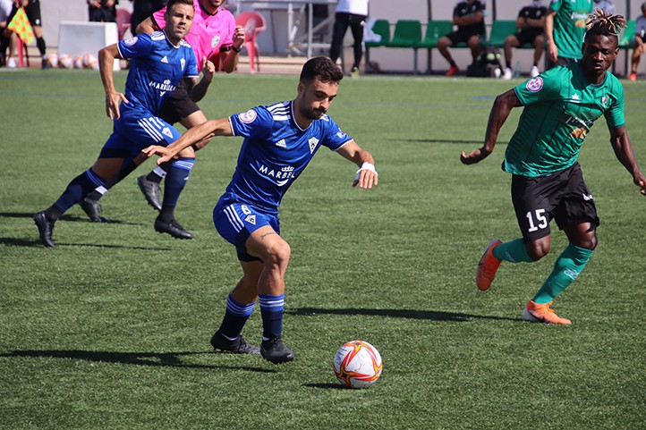 Un Marbella FC muy serio se amolda a la categoría y vence (0-1) en Huétor Vega