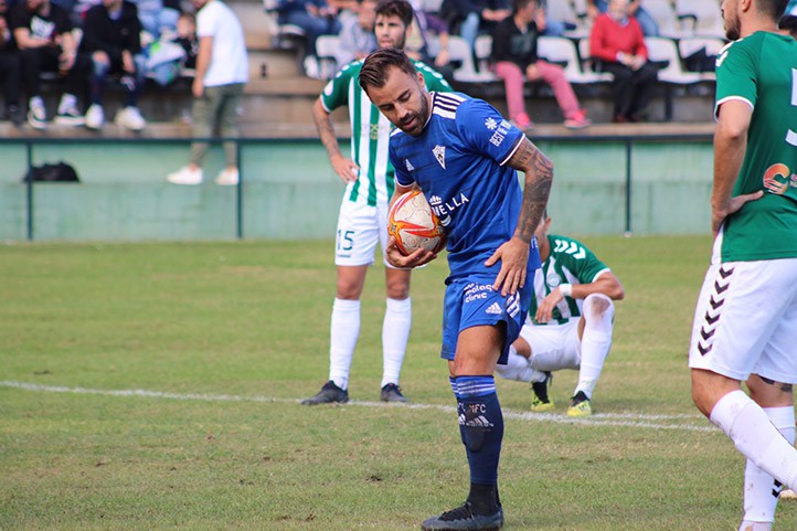 El Juventud de Torremolinos acaba con la buena racha del Marbella FC (2-1)