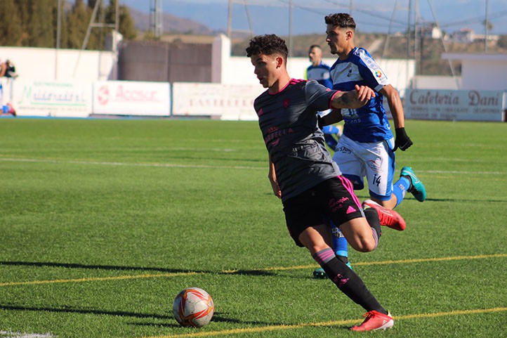 Dos goles de Ferro dan al Marbella los tres puntos ante el Alhaurino (0-2)