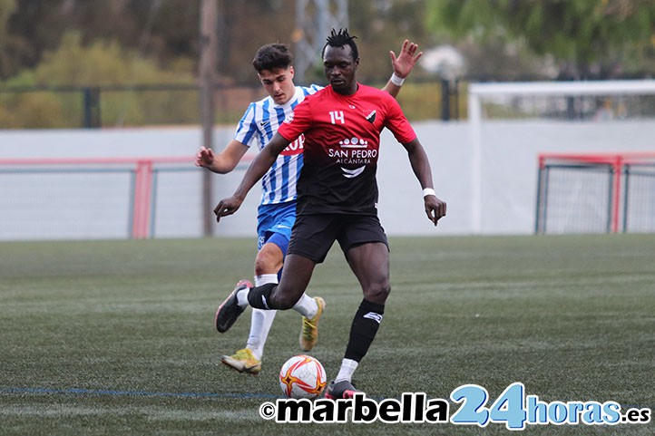 Un penalti en el minuto 90 deja al San Pedro sin puntuar (0-1) ante el Motril