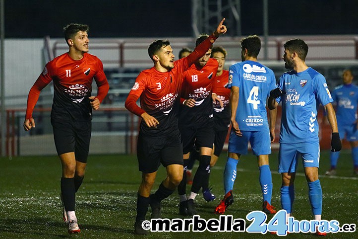 La UD San Pedro sólo puede empatar en casa ante Torre del Mar (1-1)