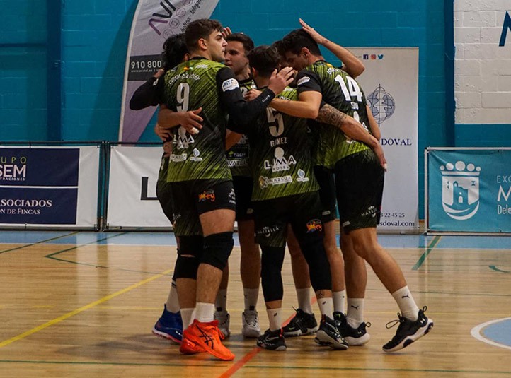 El Costa del Voley continúa con su racha imparable ante ADV Miguelturra