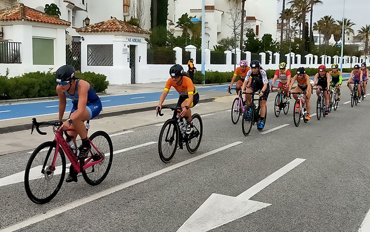 Cristóbal Valenzuela y Sandra Schenkel se imponen en el XXIV Duatlón Marbella