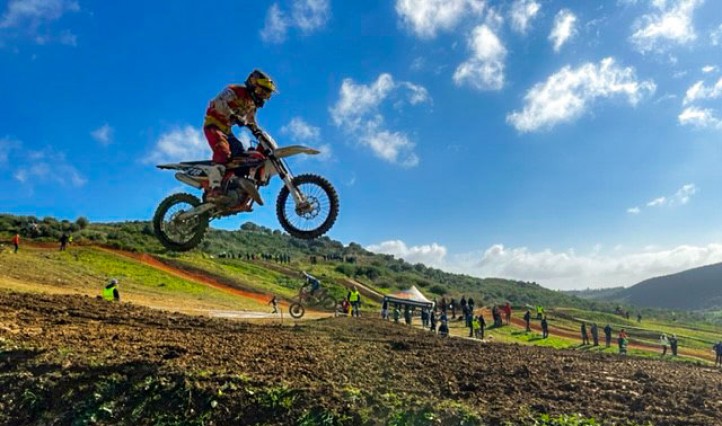 Marino Villar abre la temporada con un ilusionante debut en MX2 Élite