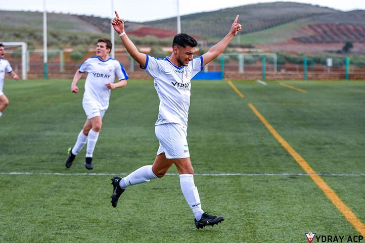 Heredia marca su primer gol con el Valdepeñas con una falta en el añadido