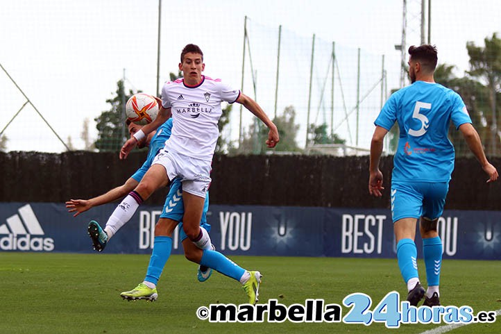 El Marbella se despide del liderato tras la remontada del Juventud (1-2)