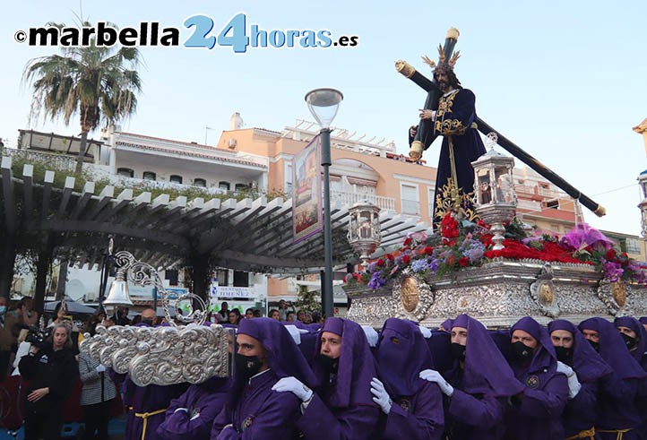 El Nazareno y la Virgen de los Dolores llenan de emoción San Pedro Alcántara