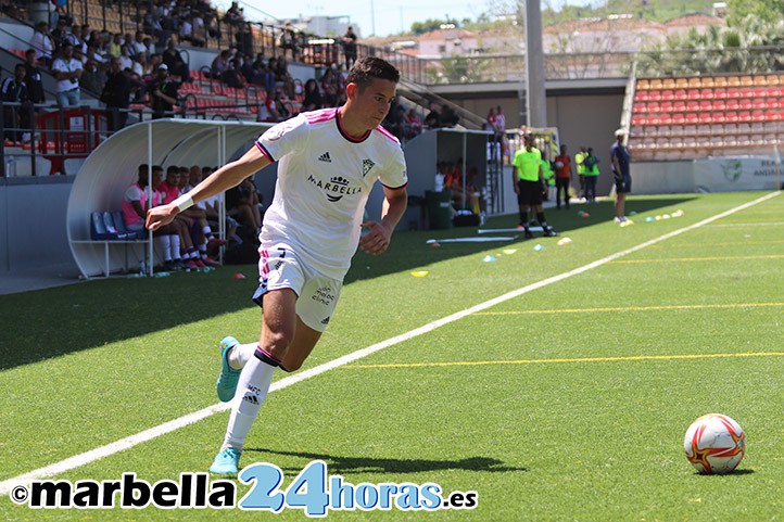 Jorge Álvarez prolonga su compromiso con el Marbella FC hasta 2024