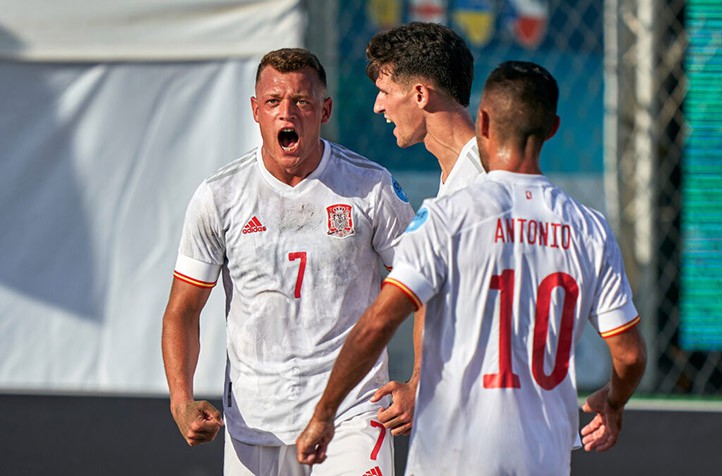 Impresionante chilena de Achutegui para romper el empate ante EEUU