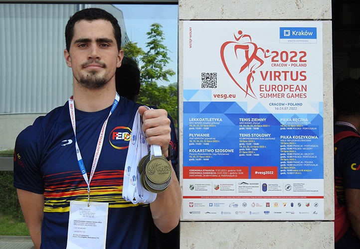 Javier Labrador suma 14 medallas en el Campeonato de Europa de Natación