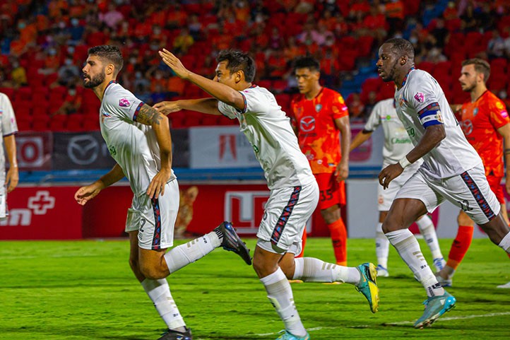 Kike Linares salva el empate para el Lamphun con su primer gol en Tailandia