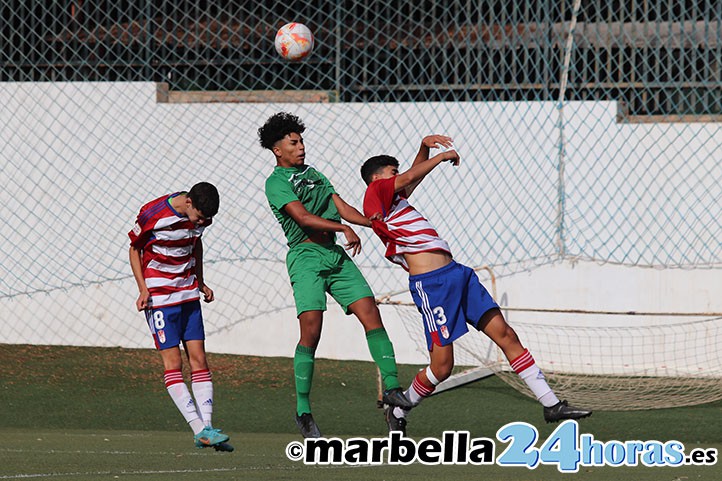 El Vázquez Cultural salva un punto ante un combativo Granada (1-1)