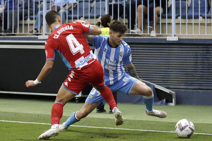 Sabor marbellí en la victoria del Málaga con los goles de Cristian y Dani Lorenzo