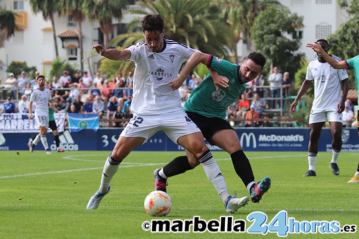 El Marbella FC golea al Torredonjimeno para seguir intratable como local (3-0)