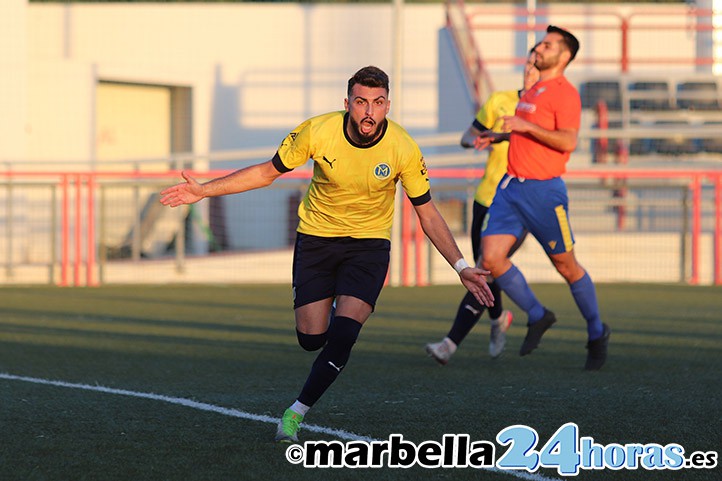 El FC Marbellí arrebata (2-1) el segundo puesto al Benamiel en la última jugada