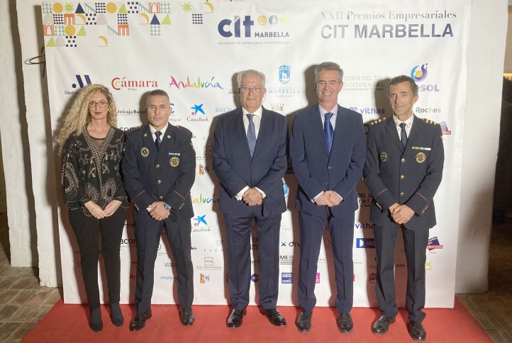 Los Bomberos y Cristóbal Parra, homenajeados por CIT Marbella