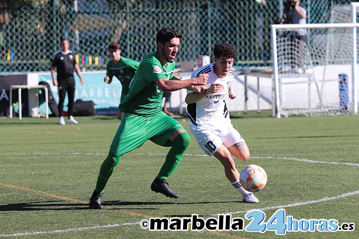 El Marbella FC se lleva un derbi histórico ante el Vázquez Cultural (0-2)