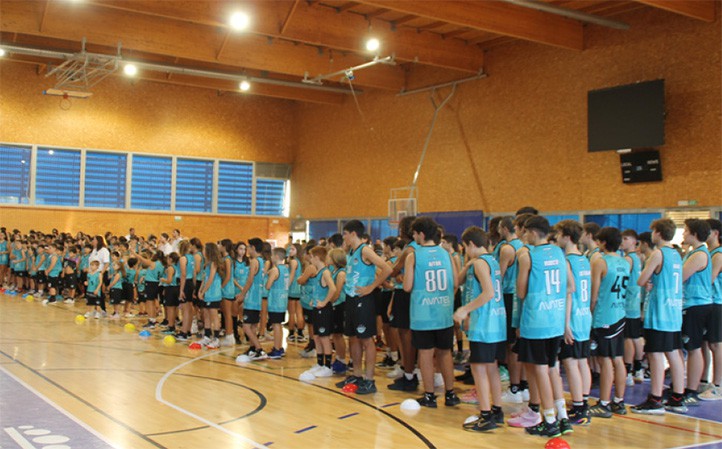 Marbella Basket saca músculo en la presentación de sus 26 equipos