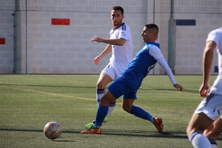 Derrota de un mermado Marbella FC ante El Palo de David Campaña (2-1)