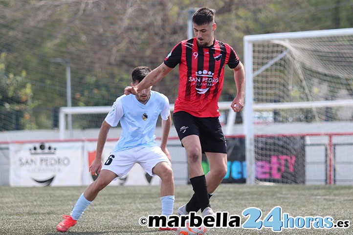 Un arbitraje nefasto marca la derrota del San Pedro ante el Berja (0-3)