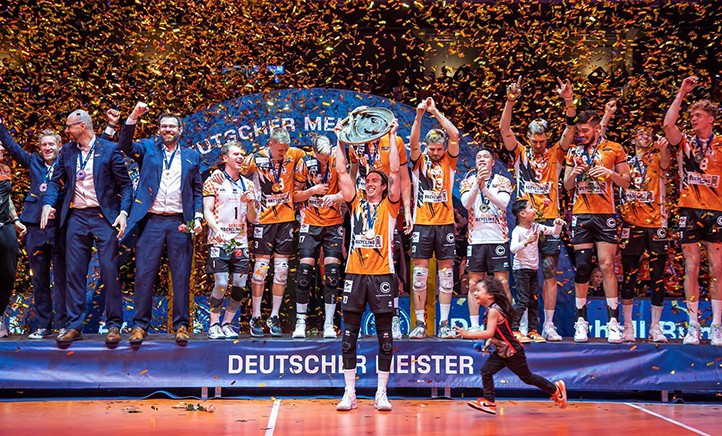 Trinidad gana la Bundesliga para lograr un triplete histórico con el Berlin RC