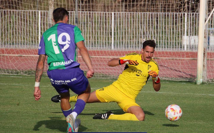 El Marbella FC resiste gracias a sus porteros ante el Málaga CF (0-0)