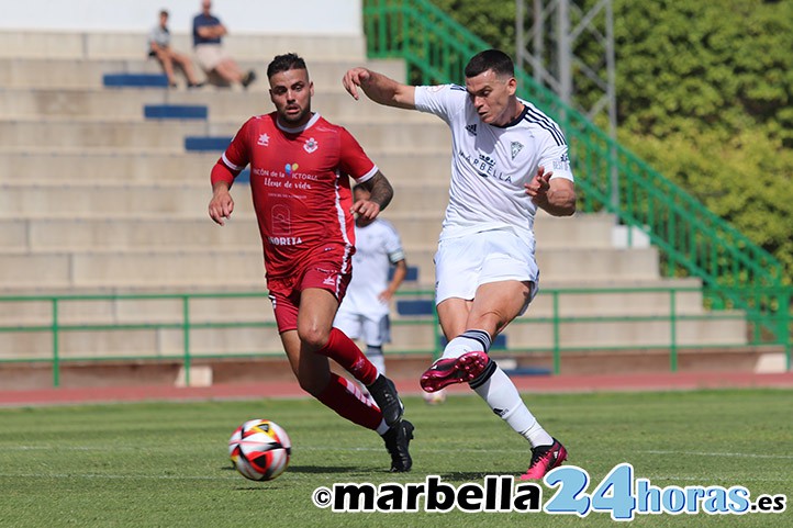 El Marbella FC no termina de arrancar en el estreno goleador de Jack Harper (1-2)