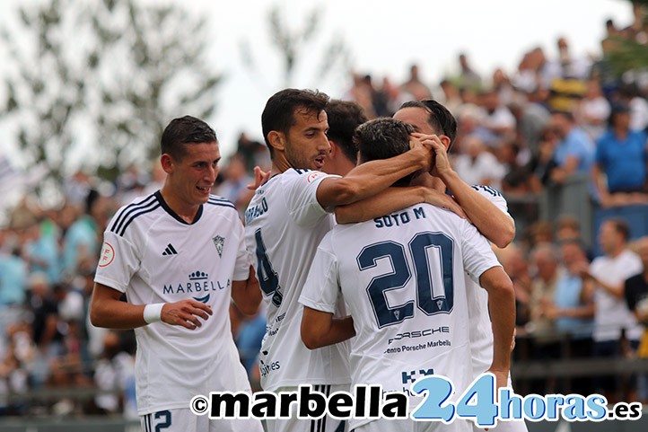 El Marbella FC inicia la temporada con un sólido triunfo ante UCAM (2-0)