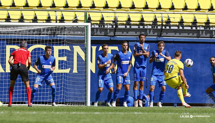 Ontiveros sigue brillando con un gol de libre directo en el triunfo del Villarreal B