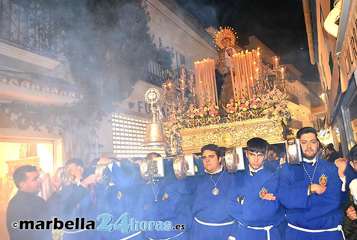 La Virgen de la Amargura procesiona por primera vez como cofradía en Marbella