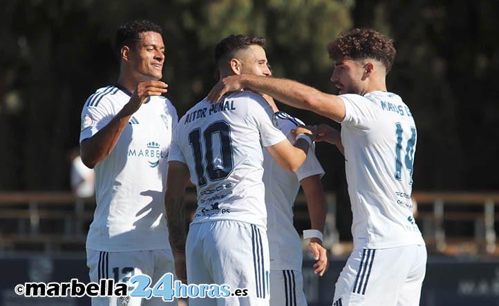 El Marbella FC no cierra la crisis y acaba el año con empate ante el Vélez (1-1)