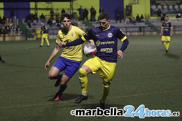 El FC Marbellí reacciona a tiempo para golear al Atlético Benamiel (2-6)