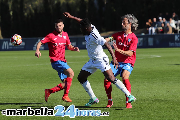 Emoción y poco fútbol en el empate sin goles entre Marbella y Estepona