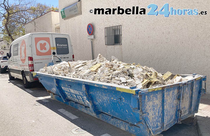 Caos En El Centro De Salud De Leganitos En Marbella Tras Caerse Un ...