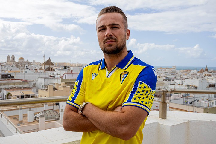 Javier Ontiveros jugará en el Cádiz CF durante las próximas cuatro temporadas