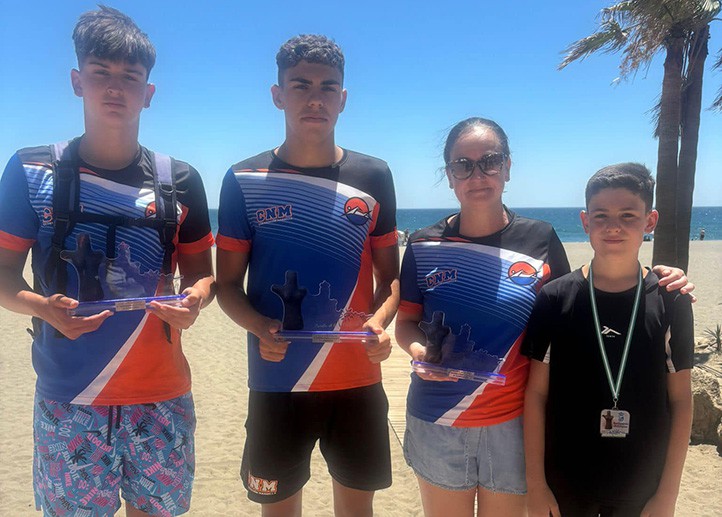 Seis podios del CN Marbella en la VIII Travesía a Nado de Estepona