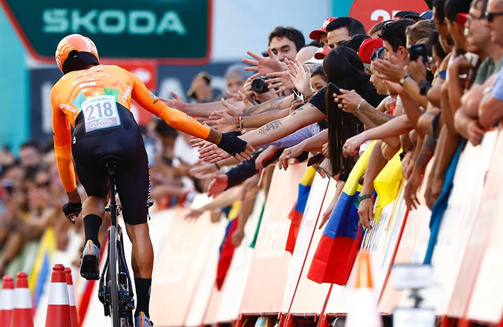 El marbellí Maté se retira con el reconocimiento del mundo del ciclismo