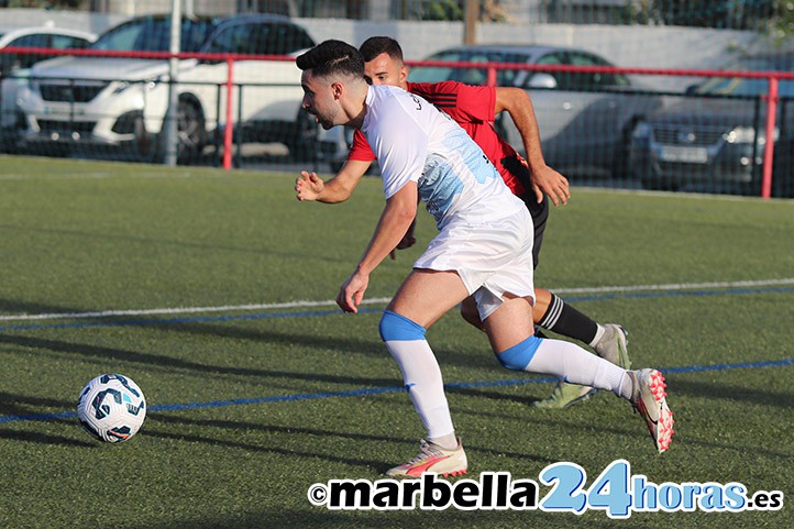 Segio Martín da la victoria al Atlético Marbella Paraíso en el derbi (1-2)