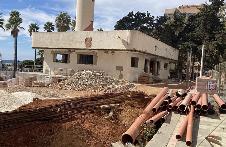 Parón en las obras del Faro de Marbella cuando deberían estar acabadas